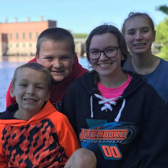 Meet your Posher, Terri - Picture 1 of 1